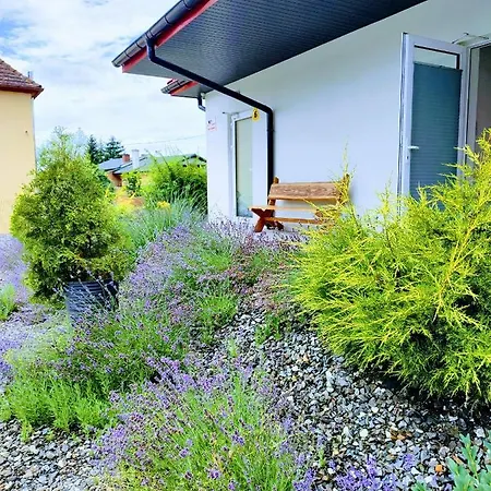 Pod Grusza -osobne Wejscia