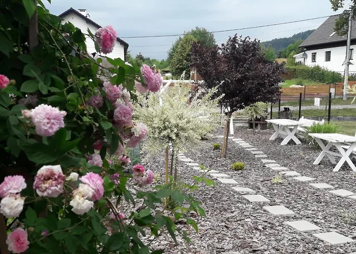 Pod Grusza -osobne Wejscia *